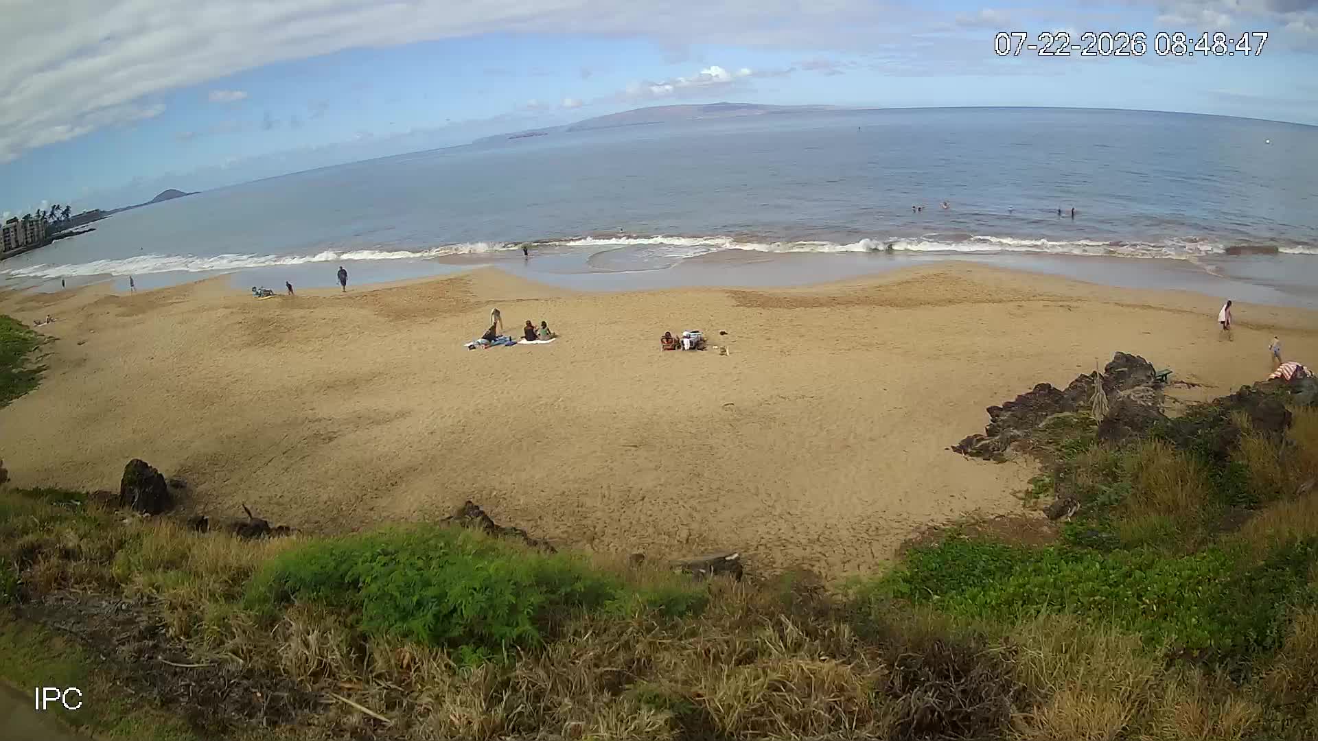 Live snapshot from the MauiRealEstate.net beach cam