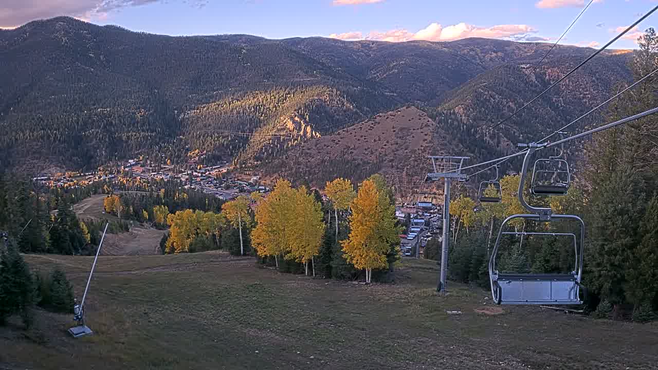 Red River webcam — Broadway